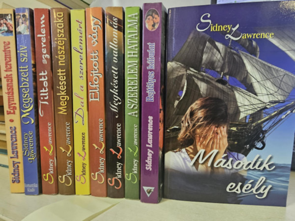 10db Sidney Lawrence, K�NYVMENT� AJ�NLAT: Egym�snak teremtve, Megsebzett sz�v, Tiltott szerelem, Megk�sett n�sz�jszaka, Dal a szerelem�rt, Elfojtott v�gy, Megk�sett vallom�s, A szerelem hatalma, Rejt�lyes k�bulat, M�sodik es�ly