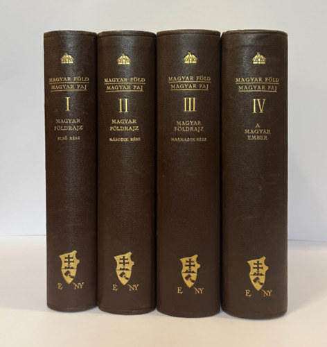 Magyar f�ldrajz I.-IV. (Magyar f�ld, magyar faj) - egys�ges teljes sorozat, nem reprint