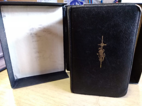 Im�dkozzunk - Im�ds�gos- �s �nekesk�nyv a r�mai katolikus h�vek sz�m�ra (imak�nyv)