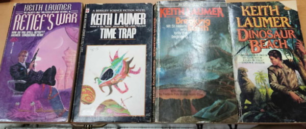 4 db Keith Laumer: Dinosaur Beach + Retief's War + The Breaking Earth + Time Trap