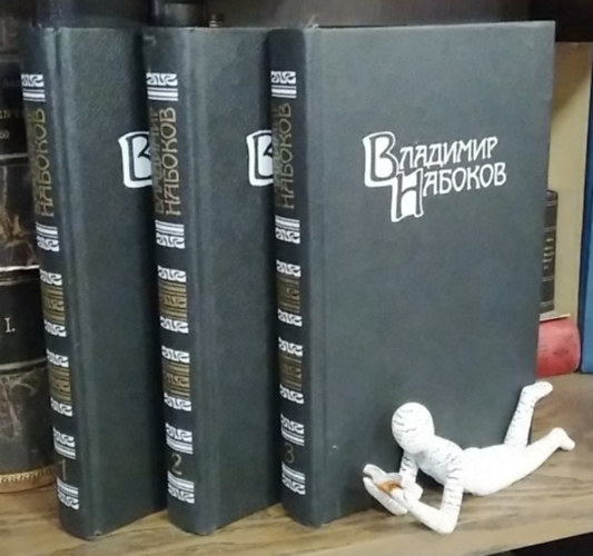 Vladimir Nabokov �sszegy�jt�tt m�vei 1-3. (orosz nyelven: Kir�ly, d�ma, bubi; M�senyka...)
