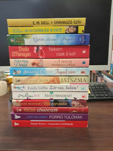 Nora Roberts, Sheila O'Flanagan, Christina Dodd, Jennifer Crusie, Nyrae Dawn, Emily Giffin, Melissa Hill, ELizabeth Sherwood, Lucy Kellaway Nicole de Buron - 13 db-os romantikus knyvcsomag: Vrakoz szv, Ki a csuda ez a fi?, Gyztes jtszma - Pengelen, Nekem csak  kell, A herceg menyasszonya, Fogadj rm, A jtszma, Zr van, babm!, rted mindent!, Dli rapszdia, Tzezer knnycsepp,