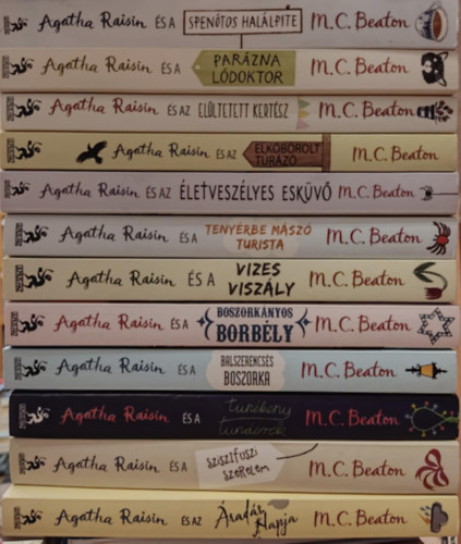 12 db Agatha Raisin ktet - 1-12. rsz
