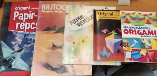 5 db Origami: Hagyomnyos origami modellek; Origami a paprhajtogats mvszete; Paprvarzslat 2; Hajtogats; Origami paprrepcsik