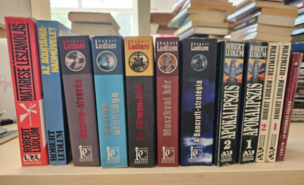 Robert Ludlum - 10db Ludlum regny, 12 ktetben, KNYVMENT AJNLAT: A Matarese leszmols+ Az Aquitnia hadmvelet+ Bourne-tvers+ Bourne rksge+ Az Altman-kd+ Moszkvai kr+ A Bancroft-stratgia+ Apokalipszis I-II+ Ultimtum I-II+ Az Osterman-