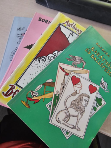 4db a Vid�m k�nyvek sorozatb�l: Els�pr� egy�nis�g+ Venyigesz� �s a plankton+ Beteg a doktor+ Bar�tn�k �s ball�p�sek