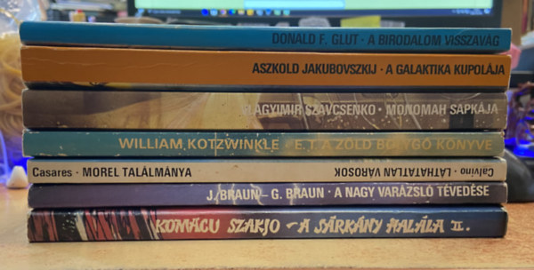 8 db kozmosz fantasztikus k�nyv
