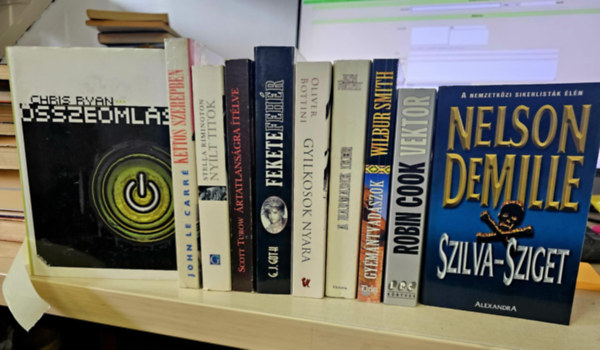 10db krimi, KNYVMENT AJNLAT: sszeomls+ Ketts szerepben+ Nylt titkok+ rtatlansgra tlve+ Feketn fehren+ Gyilkosok nyara+ A harmadik iker+ Gymntvadszok+ Vektor+ Szilva-sziget