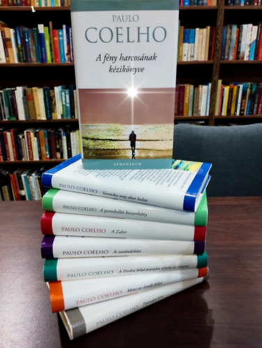 Paulo Coelho knyvcsomag 8 darabos KNYVMENT AJNLAT: A fny harcosnak kziknyve, Veronika meg akar halni, A portobelli boszorkny, A Zahr, A zarndoklat, A Piedra foly partjn ltem s srtam, Mint az rad foly, Tizenegy