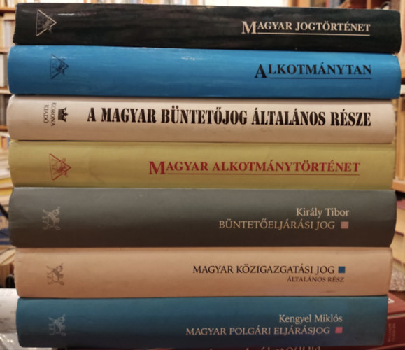 7 db Jogi knyv: Magyar polgri eljrsjog; Magyar kzigazgatsi jo: ltalnos rsz; Bnteteljrsi jog; Magyar alkotmnytrtnet; A magyar bntetjog ltalnos rsze; Alkotmnytan; Magyar jogtrtnet