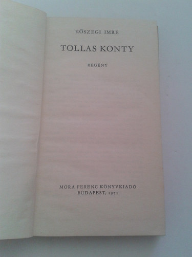 Tollas knyv