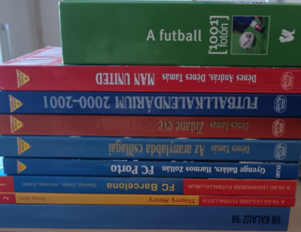 9db  futball knyv  - A futball 1001 fotn - Zidane ve - Futballkalendrium - Vb kalauz - Az aranylabda csillagai - Thierry Hennry - FC Barcelona - FC Porto - Man United