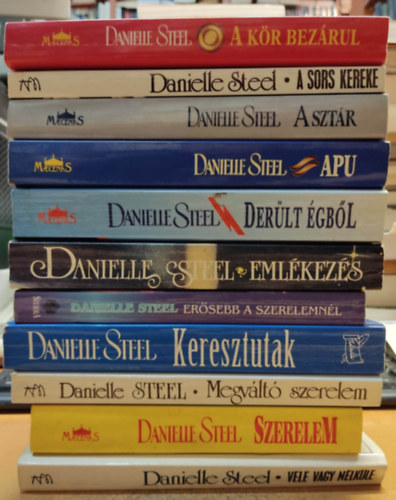 11 db Danielle Steel ktet (cmek a termklapon, sajt fot)