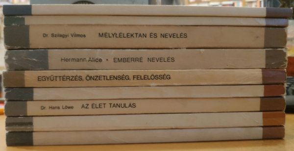 9 db Pszicholgia - nevelknek: A beszdtants pszicholgija; A figyelem fejlesztse; Az let tanuls; Az rzkelstl a cselekvsig; Egyttrzs, nzetlensg, felelssg; Emberr nevels; Mlyllektan s nevels; Pszich