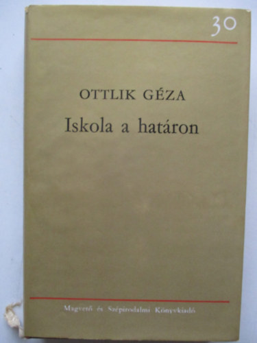 Iskola a hatron