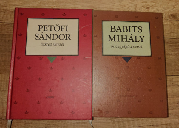 2 gy�jtem�nyes versesk�tet az Osiris kiad� gondoz�s�ban: Pet�fi S�ndor �sszes versei, Babits Mih�ly �sszegy�jt�tt versei