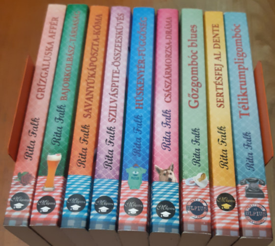 Gr�zgaluska aff�r + Savany�k�poszta-k�ma + Szilv�spite-�sszeesk�v�s + H�skeny�r-f�gg�s�g + Cs�sz�rmorzsa-dr�ma + G�zgomb�c blues + Sert�sfej al dente + T�likrumpligomb�c