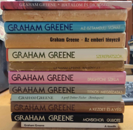12 db Graham Greene: A kezdet s a vg; A genfi Doktor Fischer; A tizedik; Az emberi tnyez; Az isztambuli vonat; Brightoni szikla; Hatalom s dicssg; Havannai embernk; Mernylet; Monsignor Quijote; Szerepjtszk; Titkos megbzats