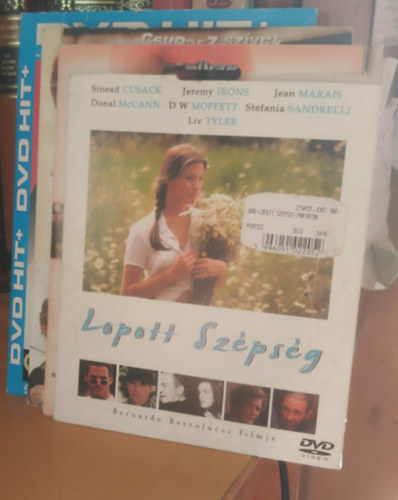 5 db romantikus film: Lopott sz�ps�g; Megtiport liliomok; Hol van Fred?; Mez�tl�bas szerelem; 100 n�