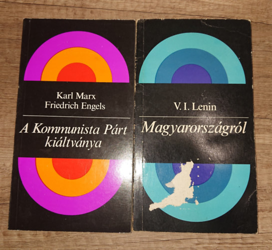 V. I. Lenin Marx �s Engels - 2 kiadv�ny a kommunizmusr�l a Forr�sok c�m� sorozatb�l: A Kommunista P�rt Ki�ltv�nya, Magyarorsz�gr�l