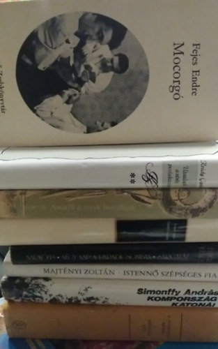 8 db-os K�NYVMENT� AJ�NLAT, pr�za: Beng�li t�z+ Komporsz�g katon�i+ Istenn� sz�ps�ges fia!+ N�gy nap a Paradicsomban-S�rgal�z+ Emberi sz�nj�t�k+ Amir�l a vizek besz�lnek+ Utaz�sok a v�r�s postakocsin II.+ Mocorg�